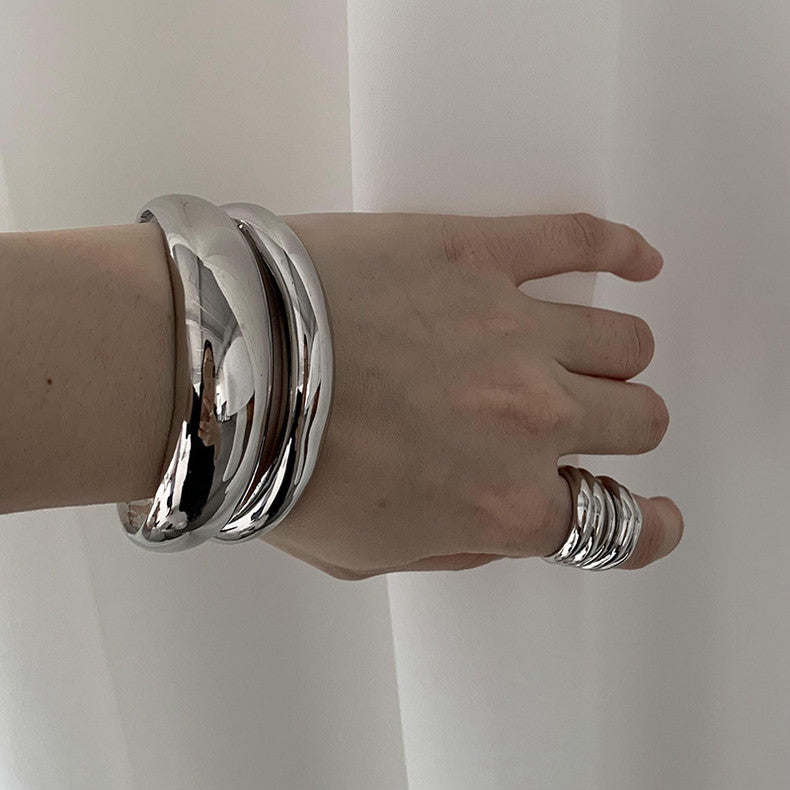 Unregelmässiger Metallarmband