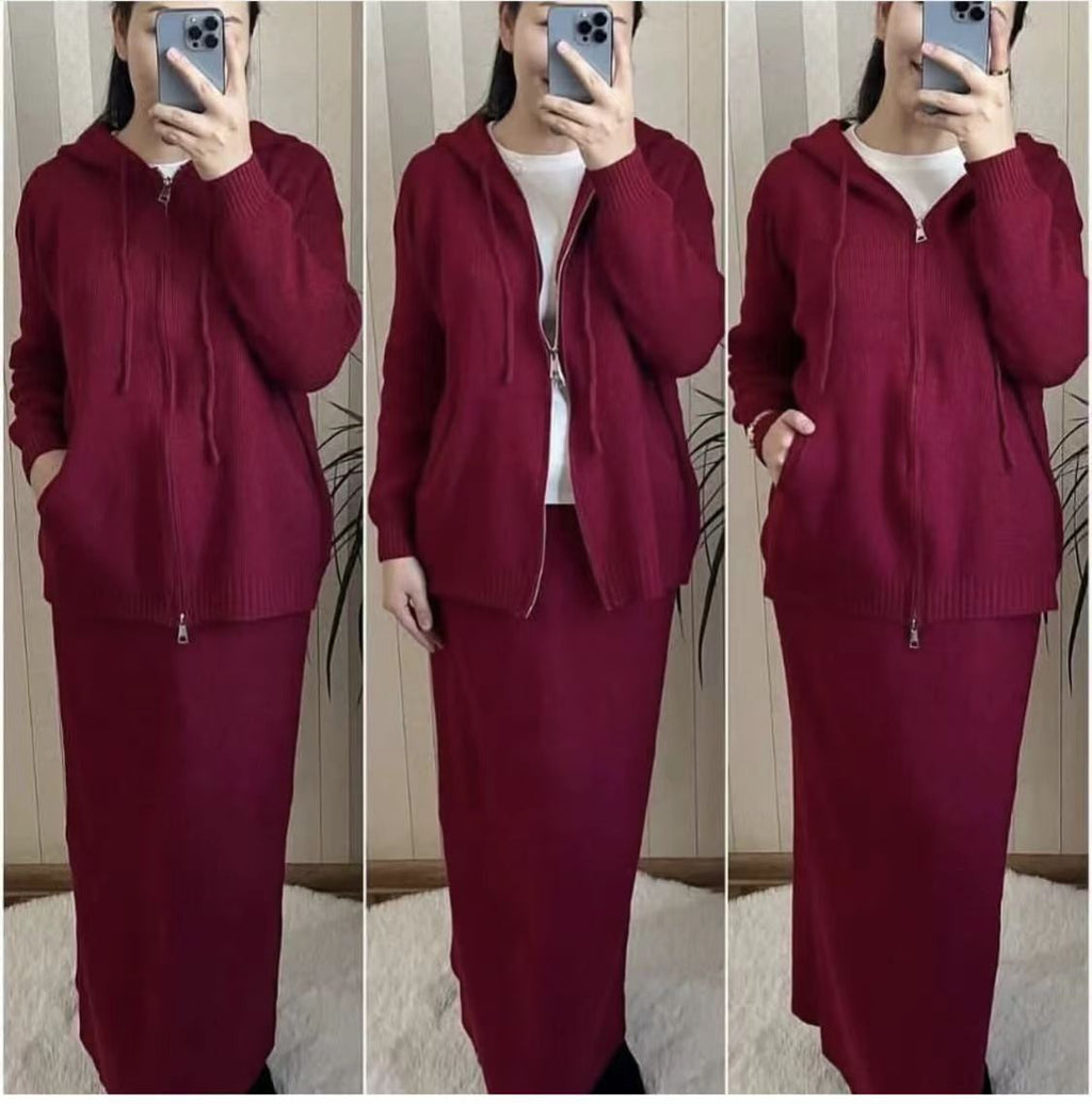 Freizeit-Set mit Pullover und Midirock
