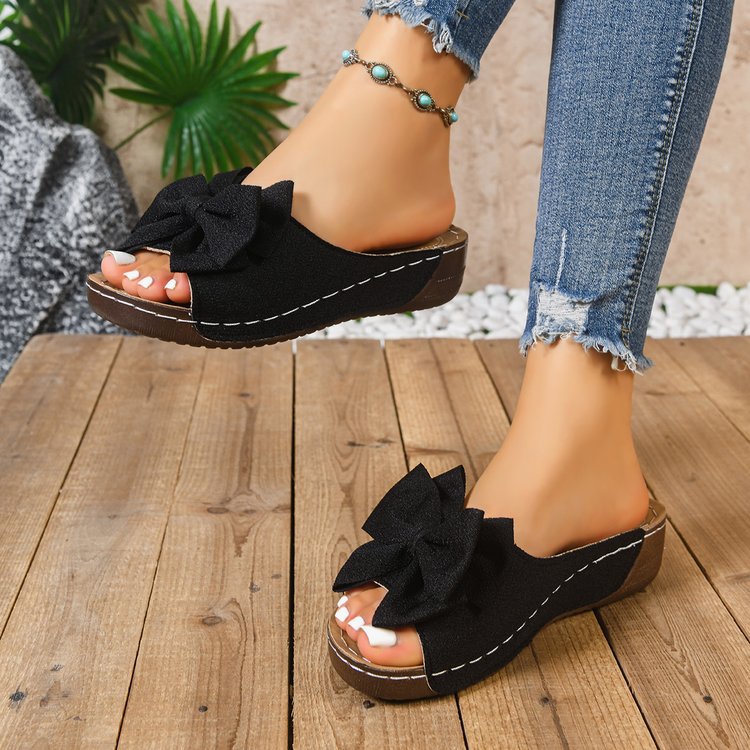 Keilsandalen mit Schleife
