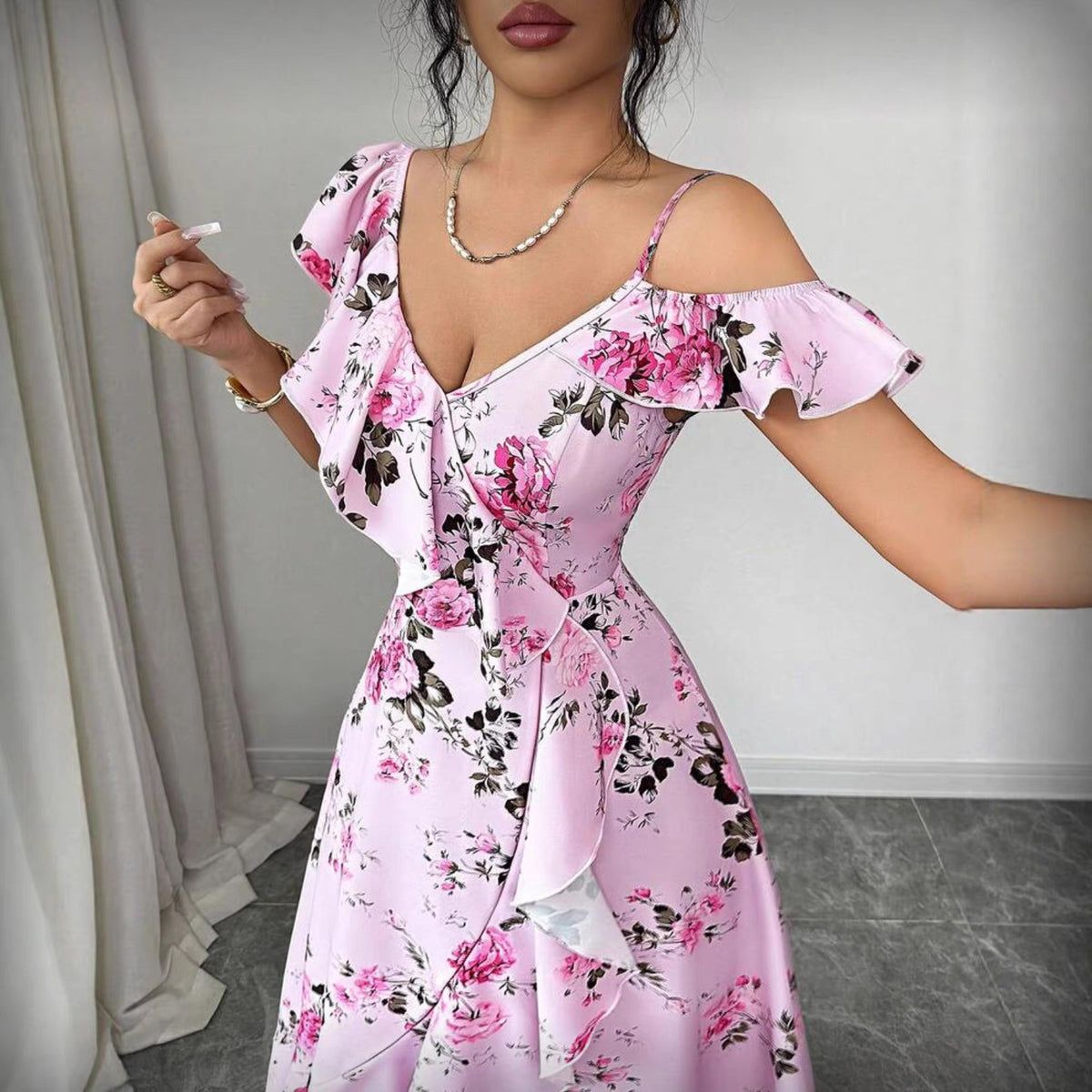Geblümtes Maxi-Kleid mit U-Boot-Ausschnitt – Bild 7 | LuxeStyle