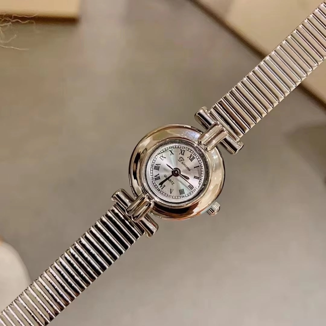 Retro Quarz-Damenuhr mit Mineralglas – Bild 3 | LuxeStyle