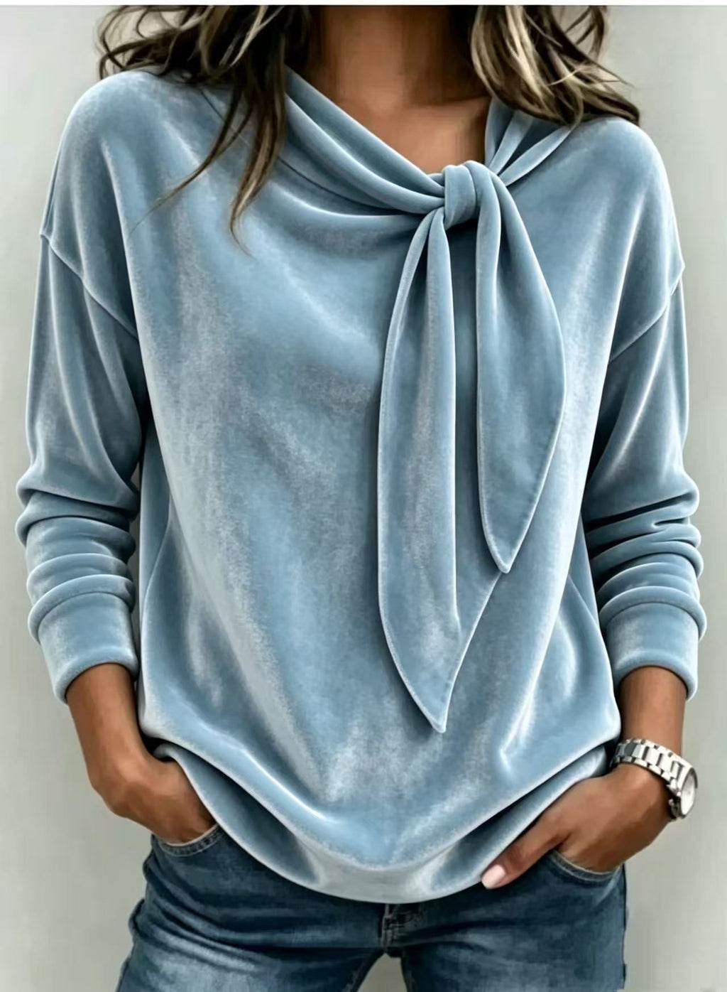 Damen Velourspulli mit Schleife
