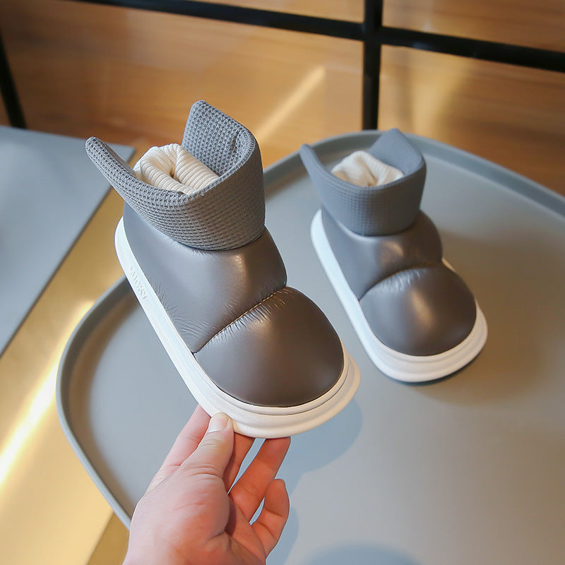 Gestreifte Winterstiefel für Kinder mit Klettverschluss