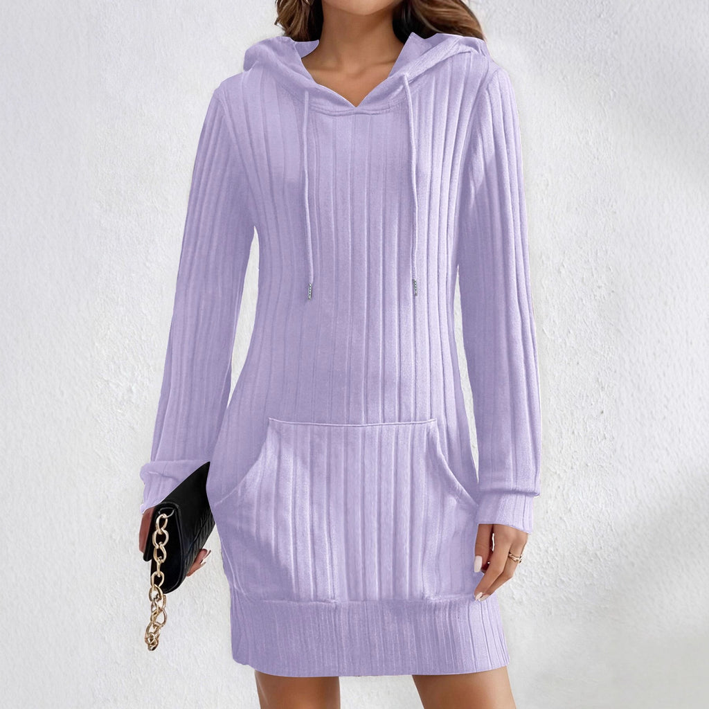 Geknöttertes Kleid mit Kapuze und Tasche