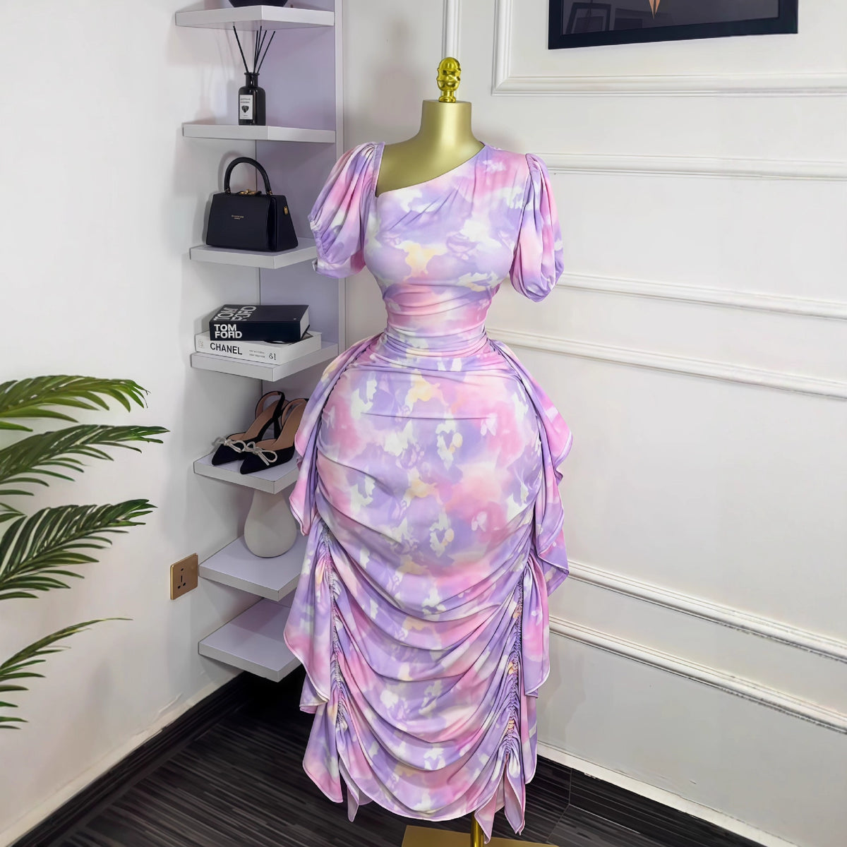 Lila Bodycon Kleid mit Puffärmel und Rüschensaum – Bild 6 | LuxeStyle