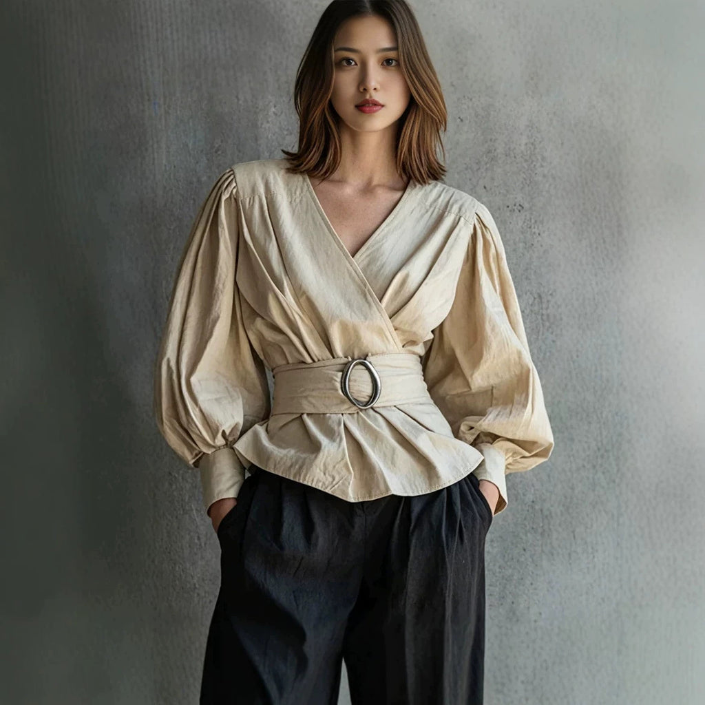 V-Neck Bluse mit Rüschen und Puffärmeln