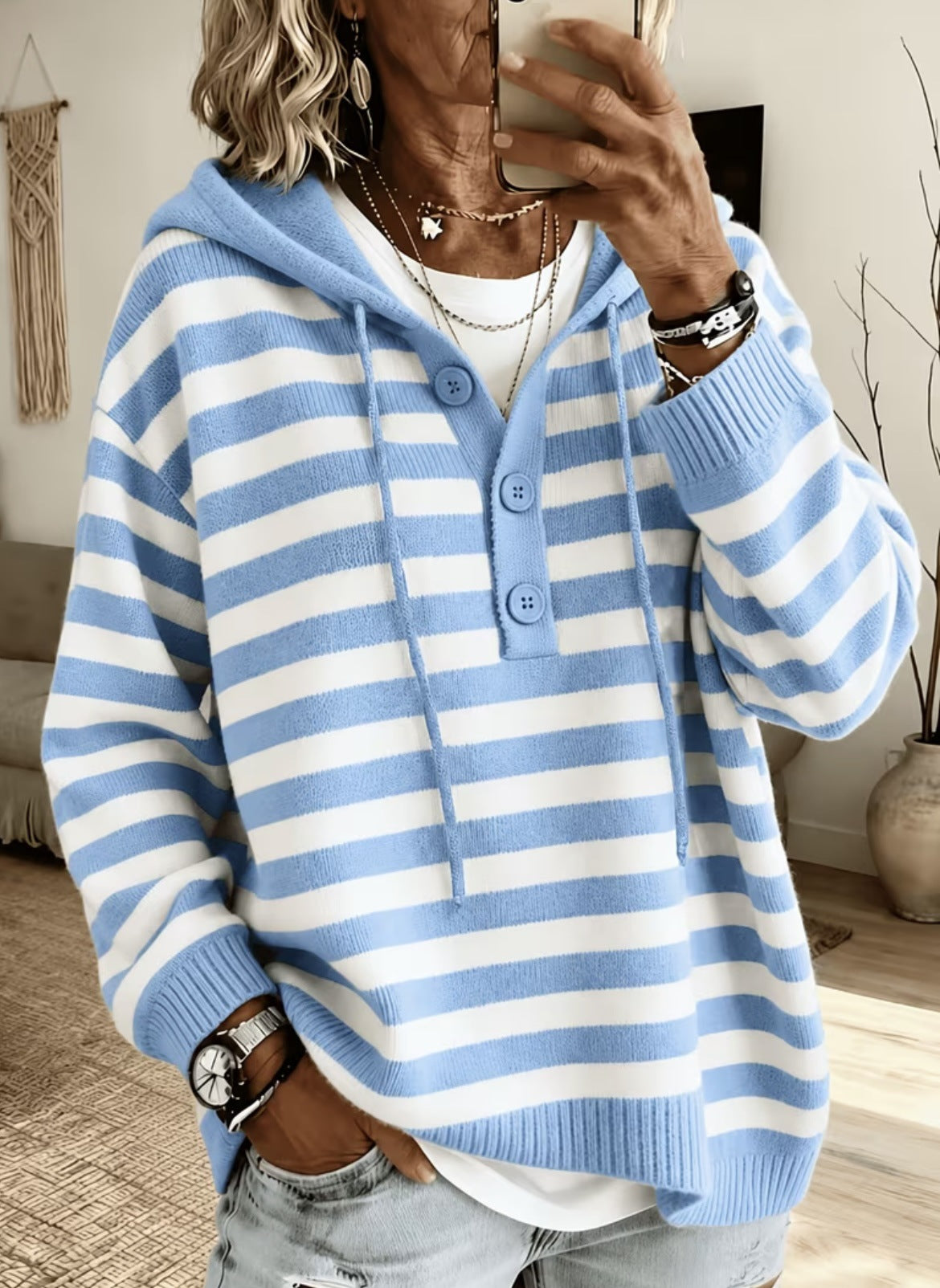 Gestreifter Kapuzenpullover aus Strick – Bild 8 | LuxeStyle