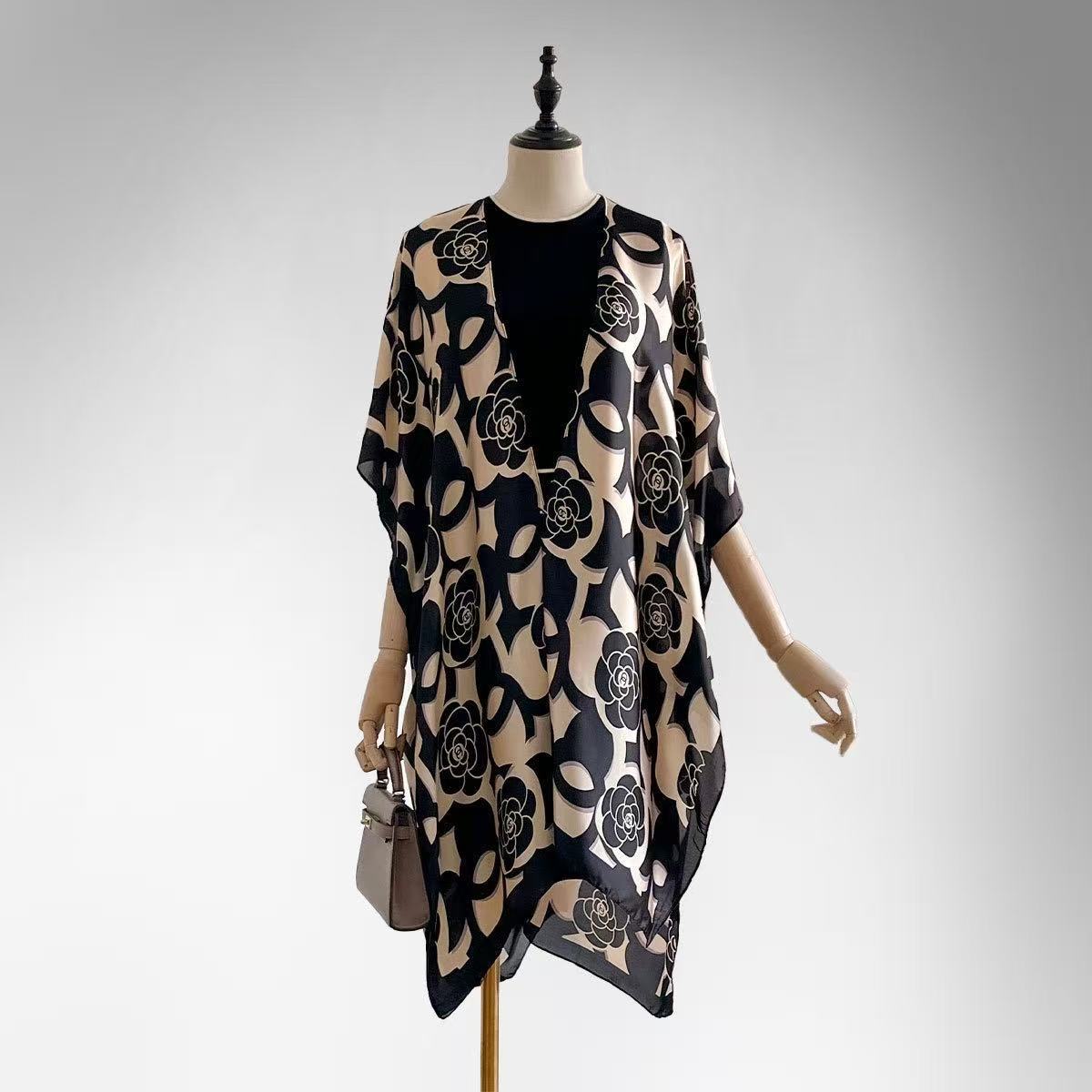 Sonnen-Schutz-Cape mit Blumendruck – Bild 3 | LuxeStyle