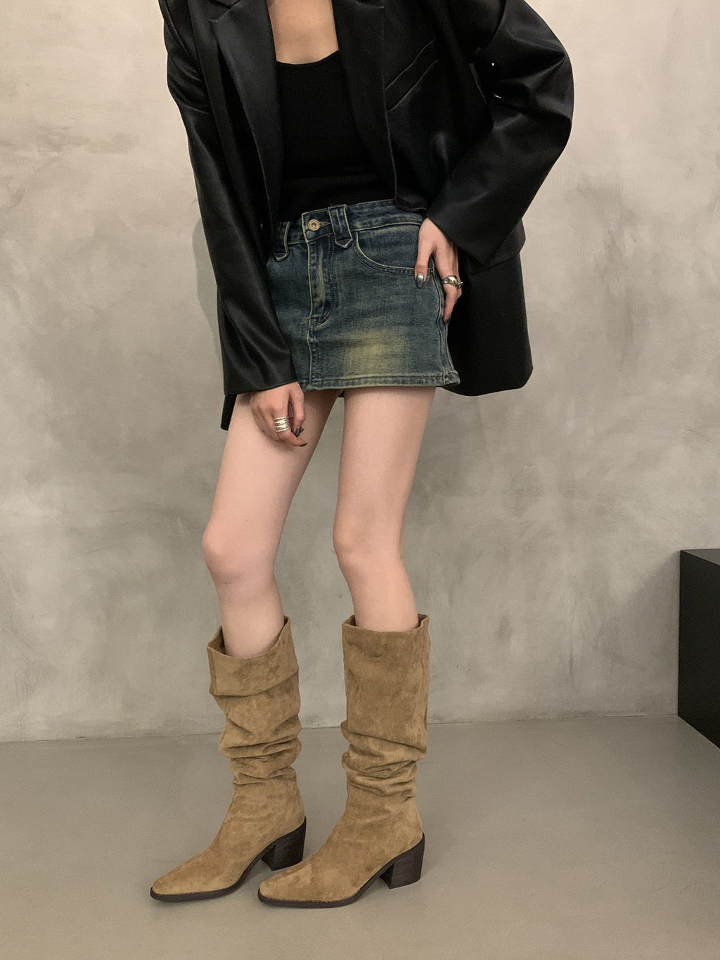 Kniehohe Reitstiefel mit Samtfutter