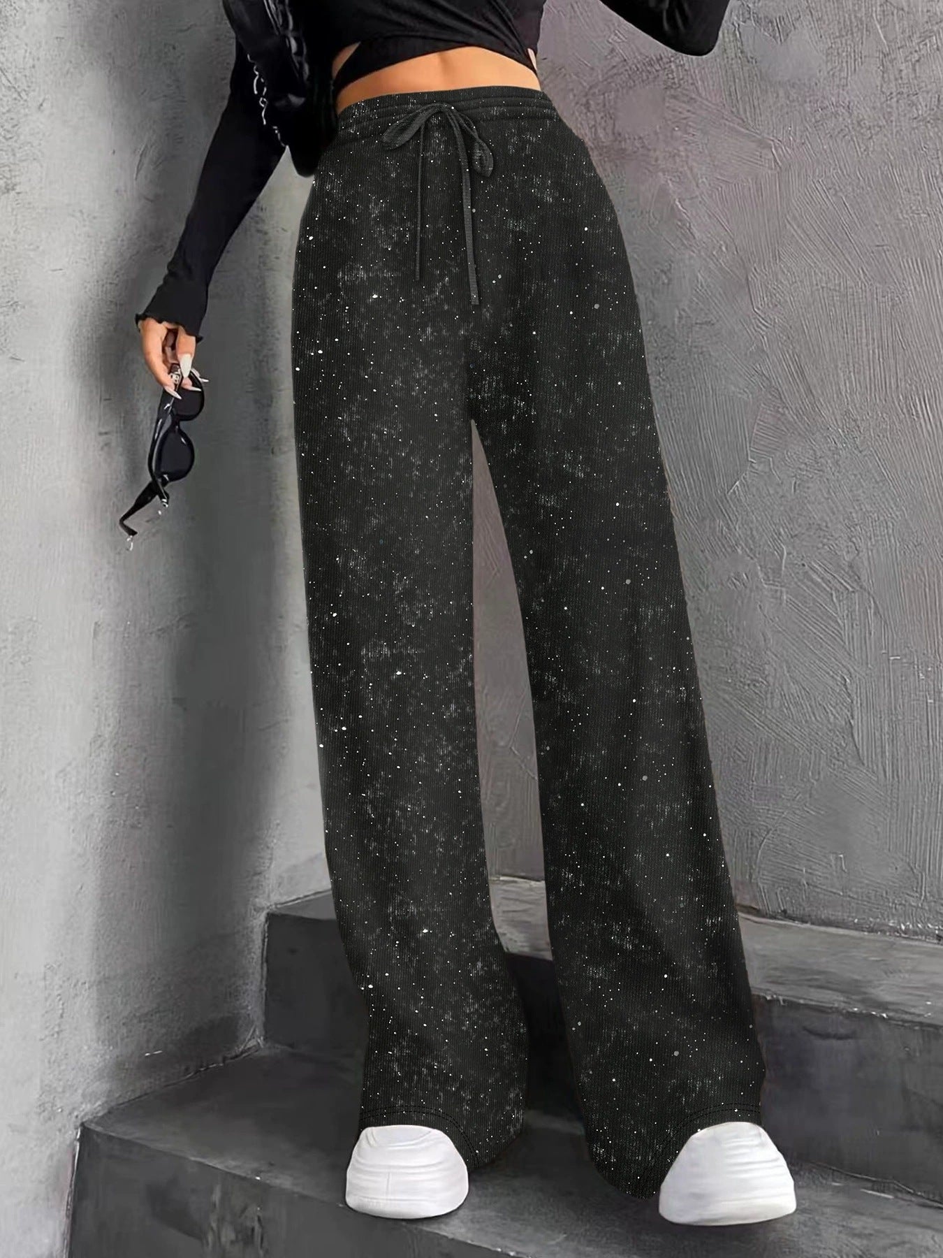 Glänzende, bestickte Hosen mit Strass