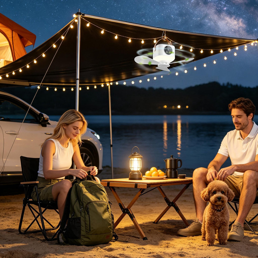 Camping-Deckenventilator Nomad mit LED-Laterne am Zelt beim See