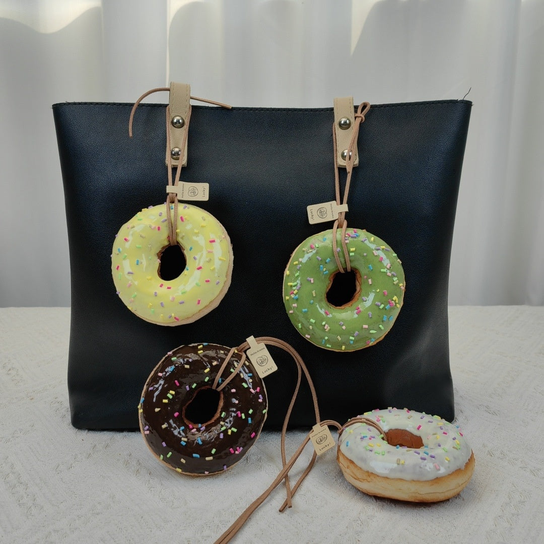 Donut Auto-Anhänger für Rückspiegel – Bild 2 | LuxeStyle