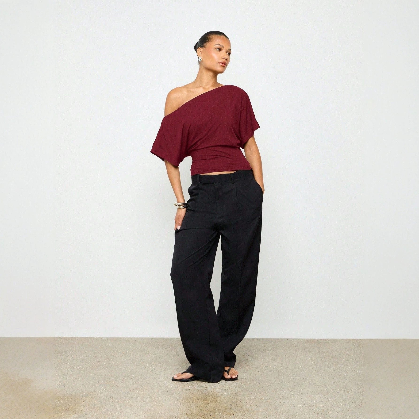 Off-Shoulder Batwing-Top mit Taillenschnürung