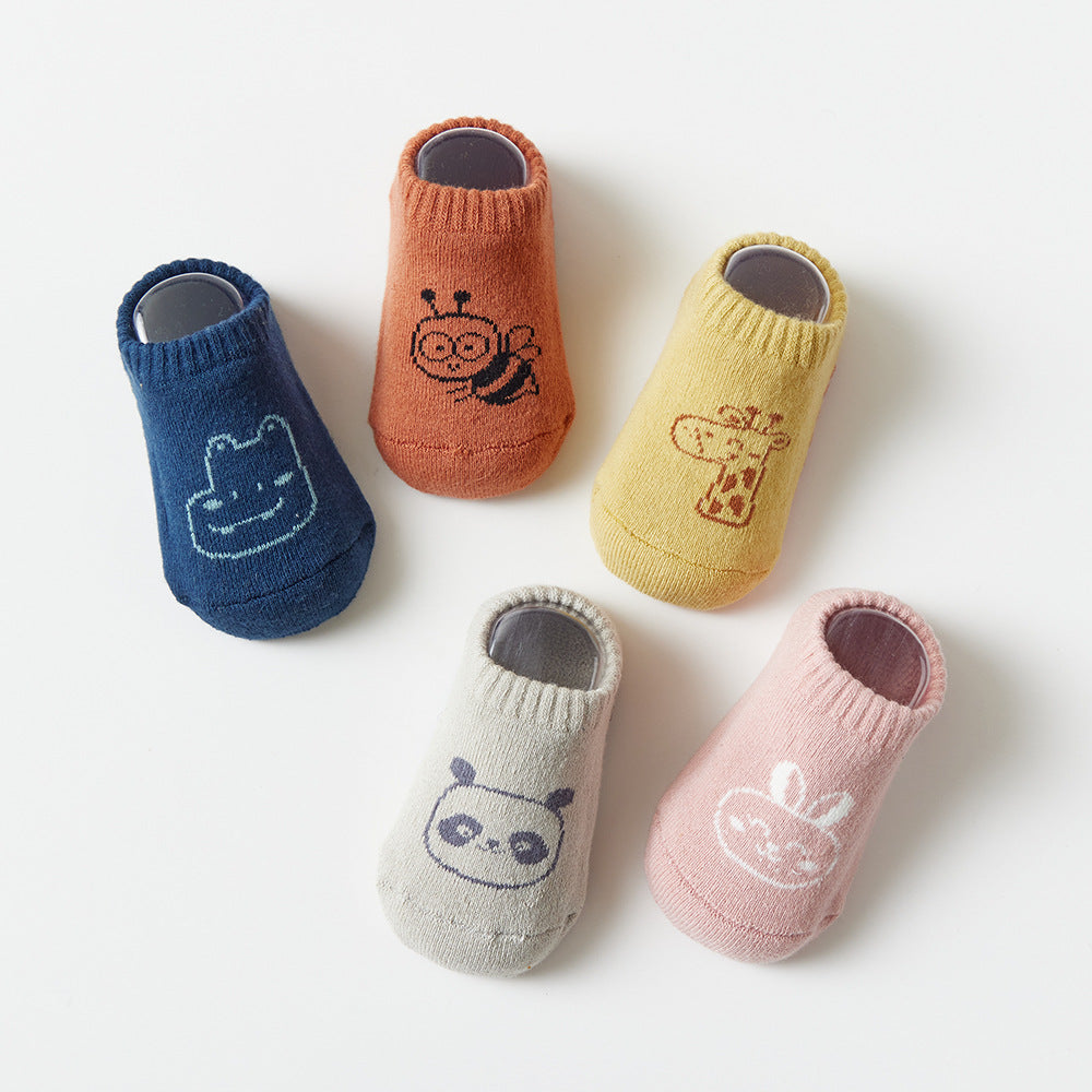Kinderfußsocken mit Cartoon-Motiven