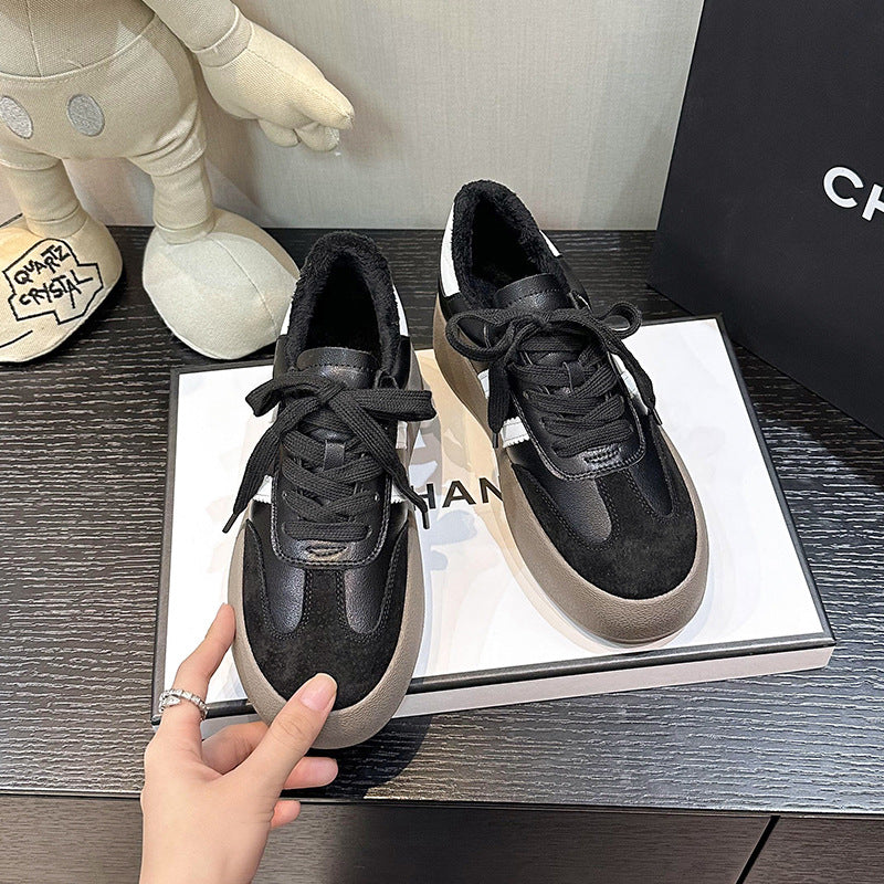 Vintage-Sneaker mit Rundkappe