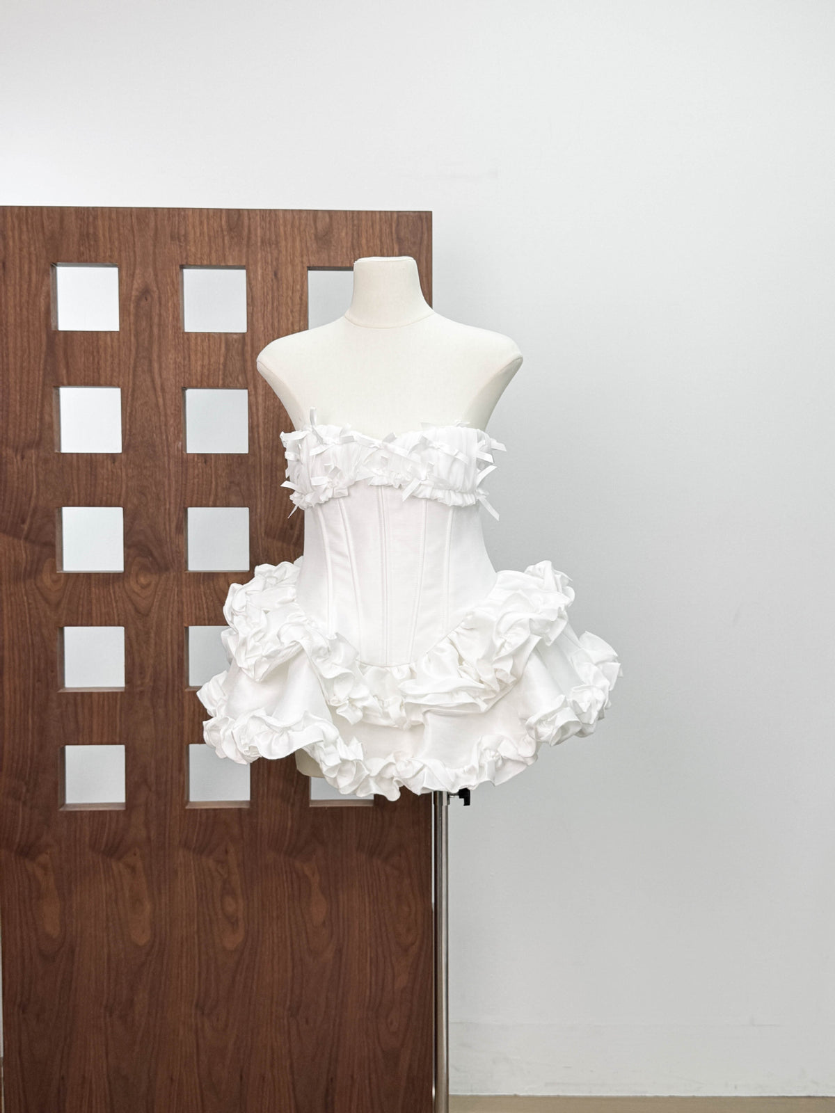 Puffrock-Kleid mit Schleife – Bild 3 | LuxeStyle