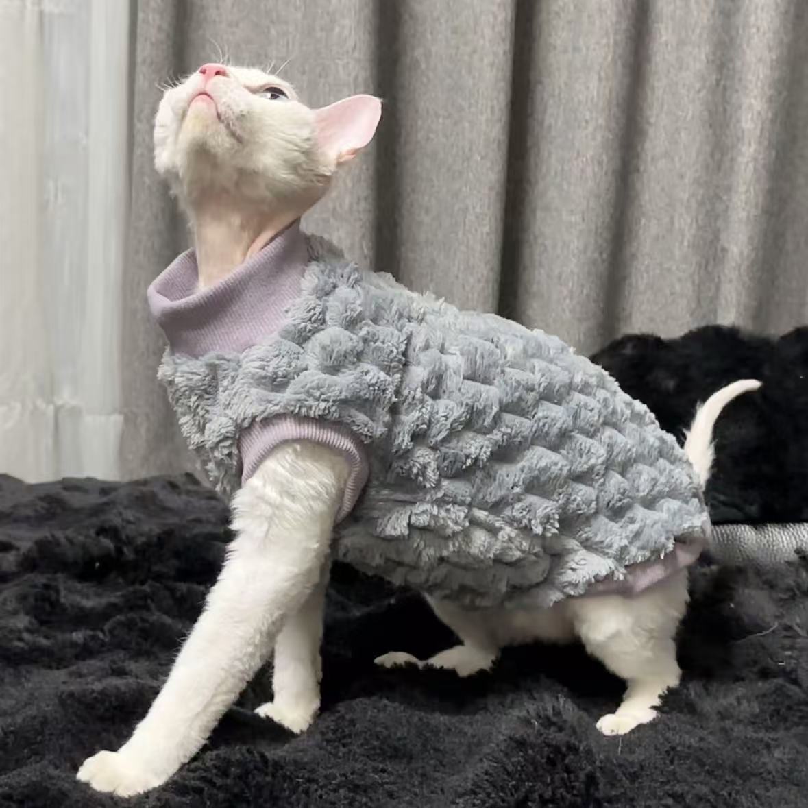 Katzenpullover aus Fleece für haarlose Katzen – Bild 4 | LuxeStyle