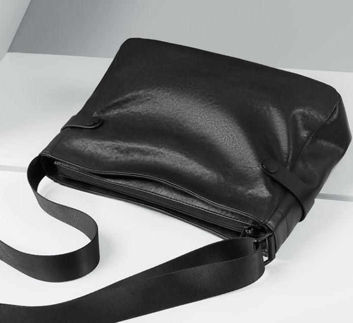 Männer Leder Crossbody Rucksack
