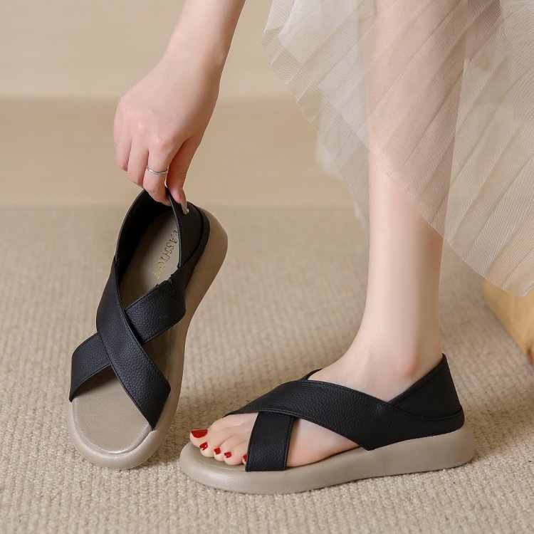 Strand-Sandalen mit Cut-Outs