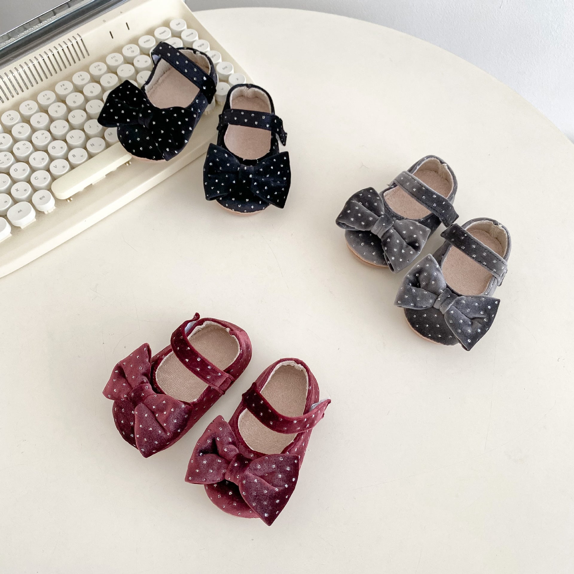 Herbst-/Frühjahrs-Kinderschuh mit großem Herz
