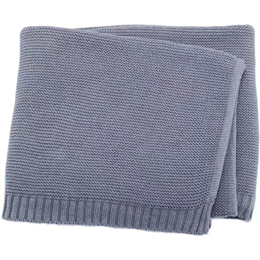 Gestrickte Babysofadencke mit Gesticktem Namen – Bild 5 | LuxeStyle