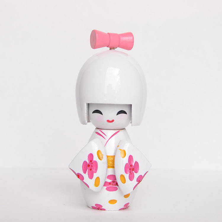 Kimono-Püppchen aus Birkenholz