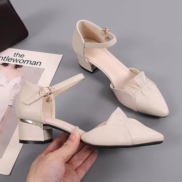 Coarse Heel Sandalen mit Schnalle – Bild 8 | LuxeStyle