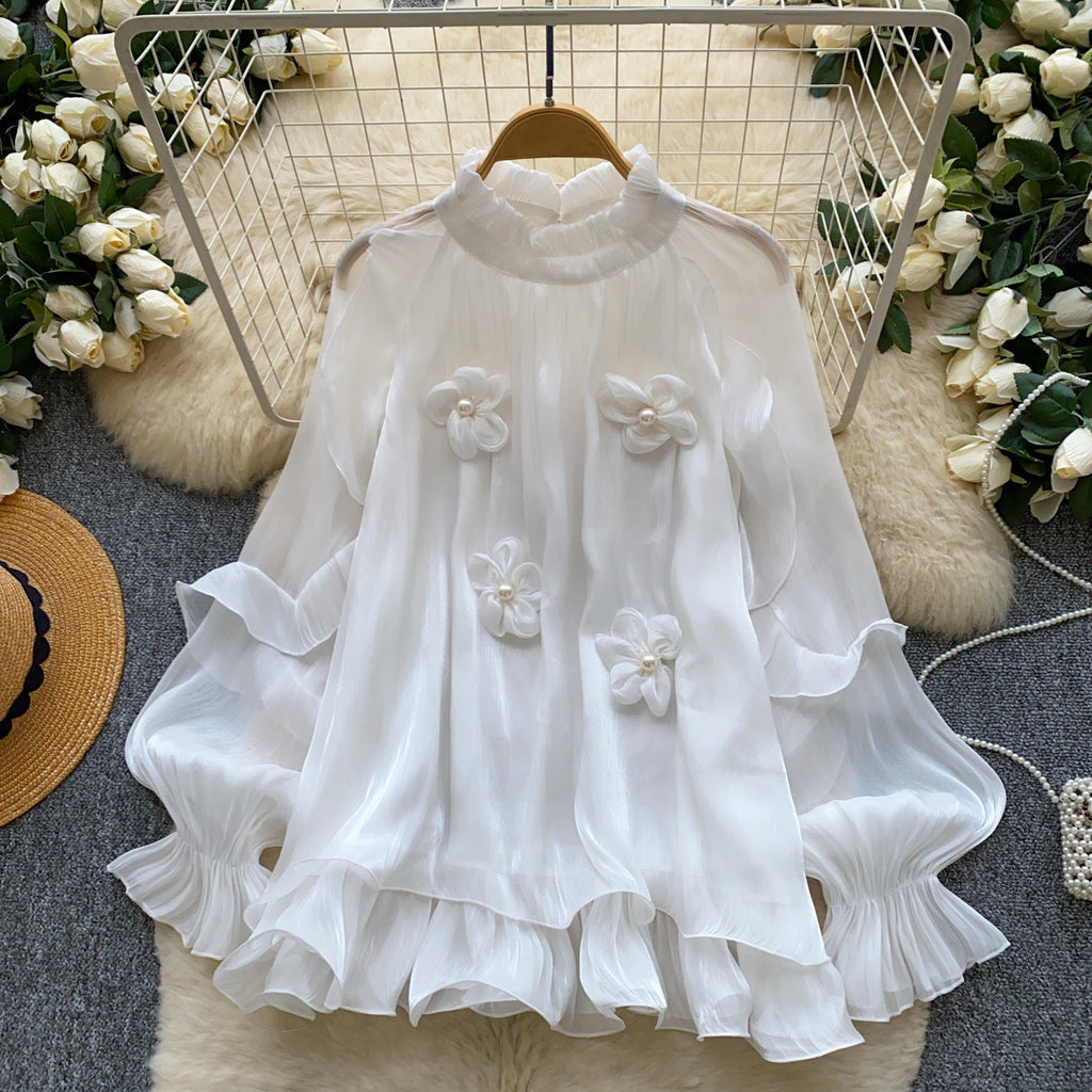 Bluse mit 3D-Blumen und Rüschen