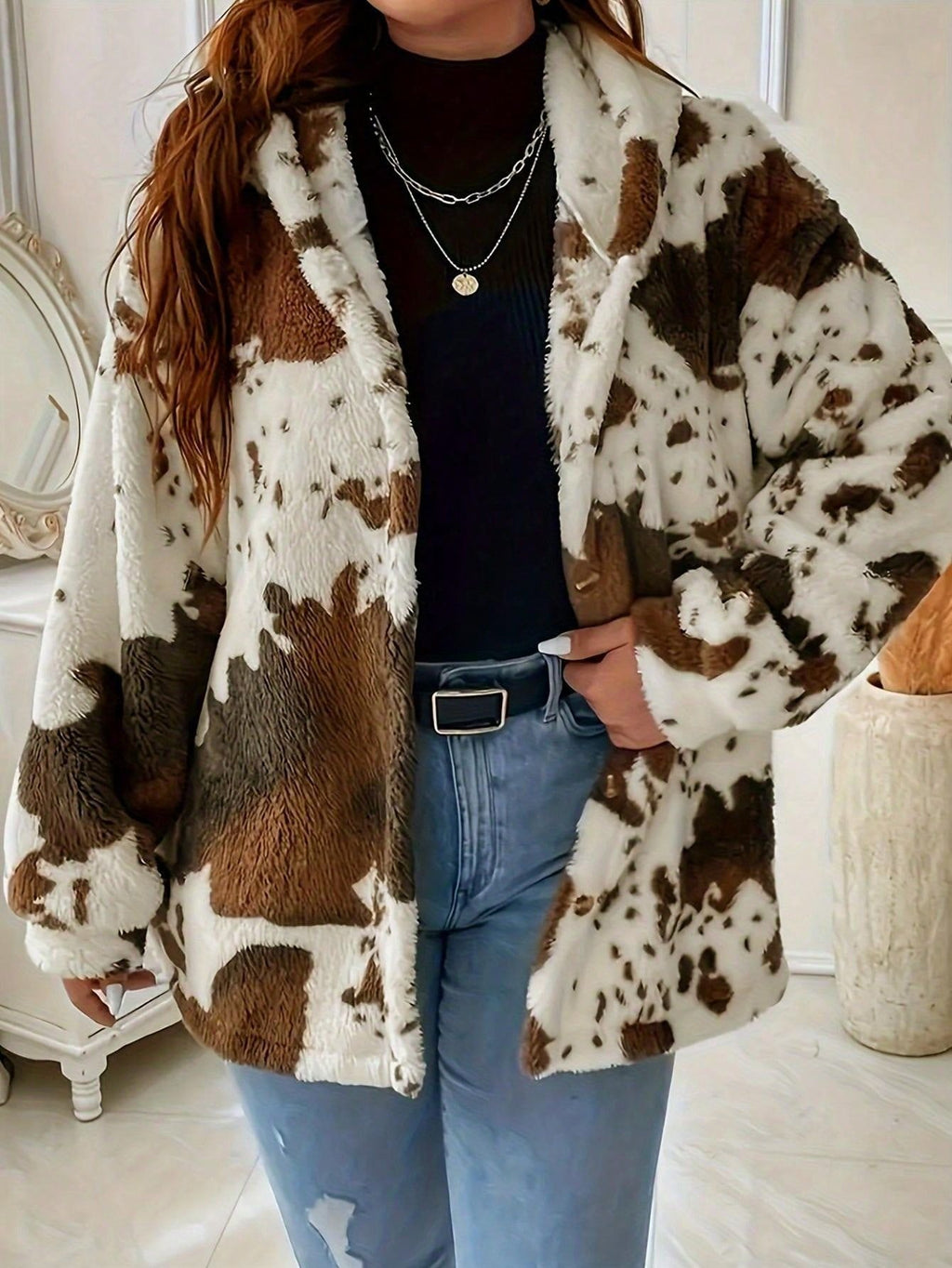 Kuhfell-Plüschjacke mit Knöpfen