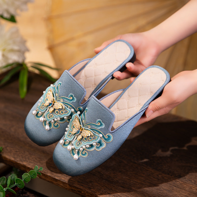 Butterfly Mule mit Perlen und Stickerei