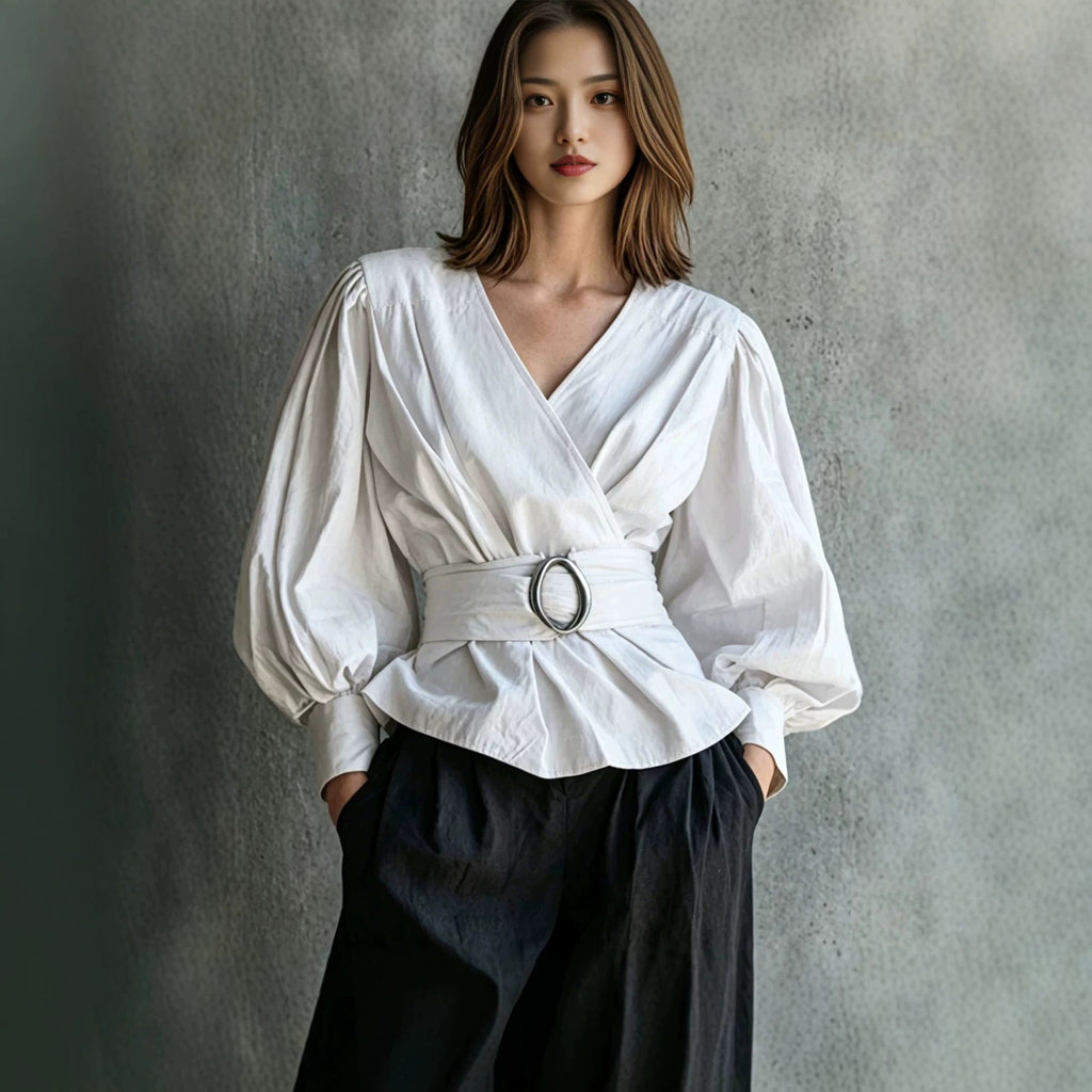 V-Neck Bluse mit Rüschenmanschetten und Puffärmeln