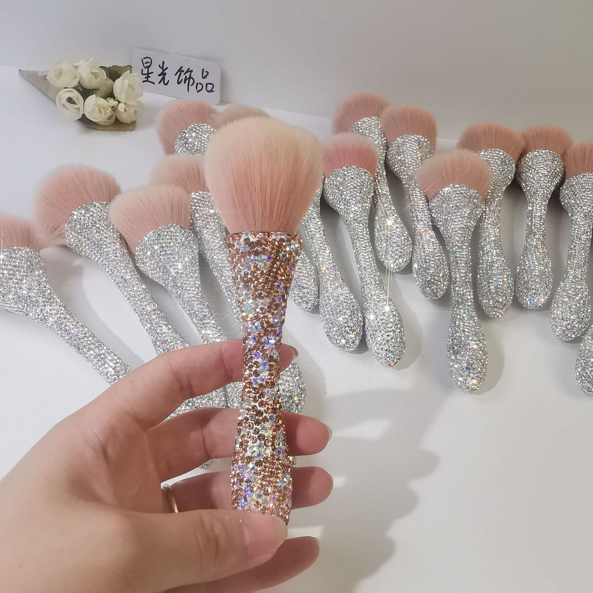 Make-up Pinsel mit Kunstfasern – Bild 4 | LuxeStyle