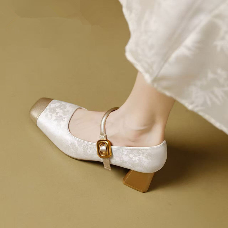 Chanel-inspirierte Vintage Sandalen mit Blockabsatz und quadratischem
