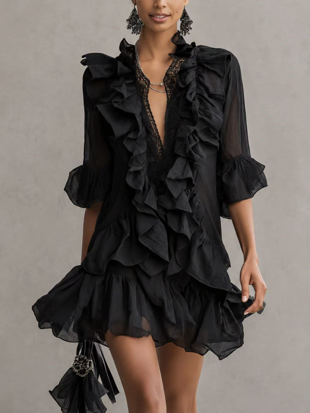 Elegantes Mini-Kleid mit V-Ausschnitt