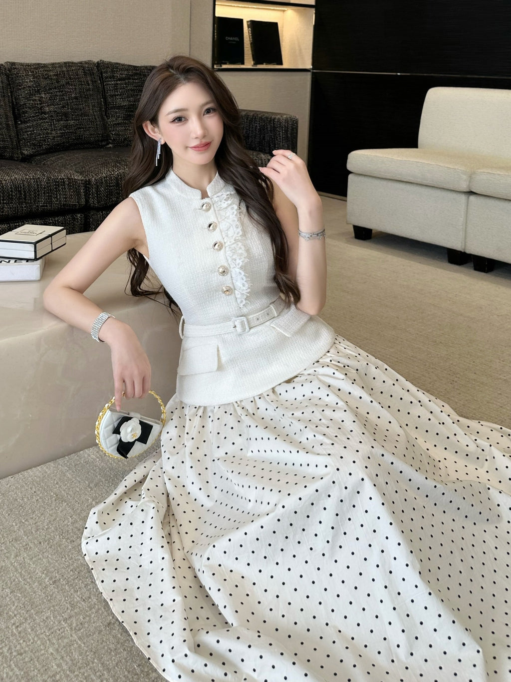 Gepunktetes Midikleid in Beige