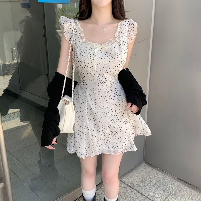 Kleid mit Schleifengürtel und A-Linie
