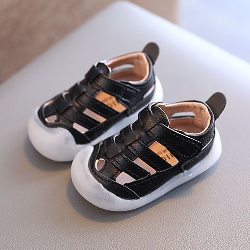 Sommersandalen für Babys und Kleinkinder