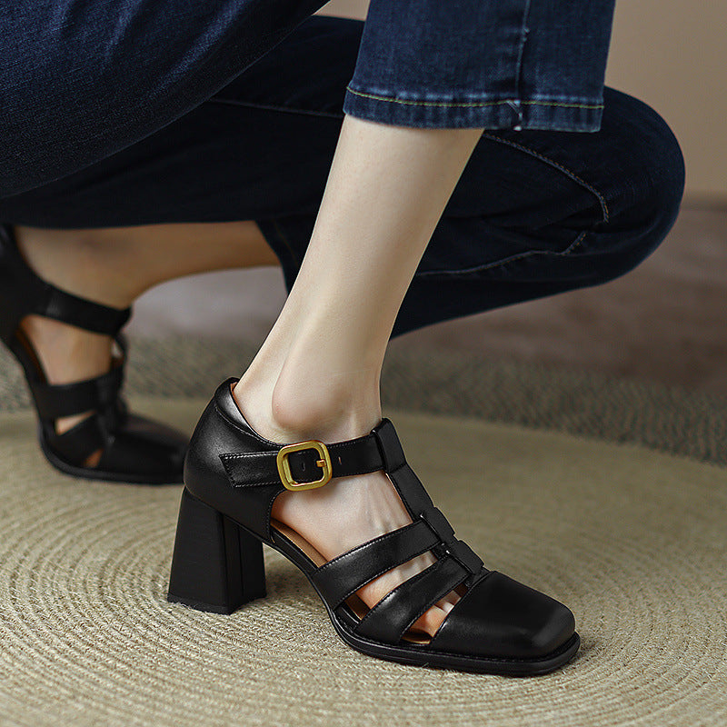 Vintage Sandalen mit T-Riemen und Blockabsatz