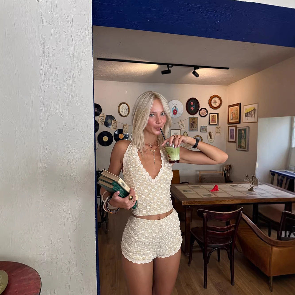 Chic Halter-Top & Shorts mit Spitze