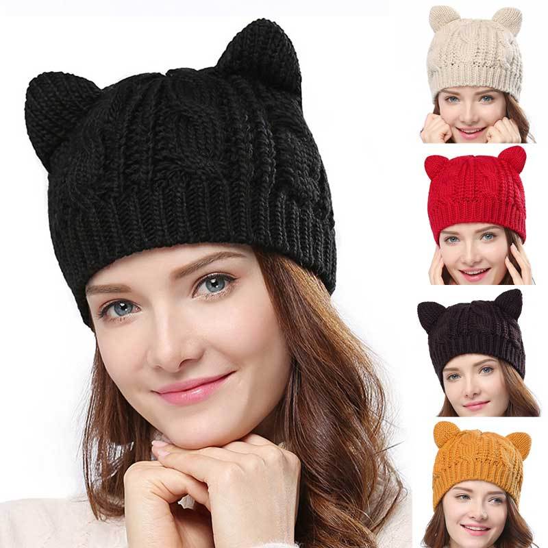 Gestrickte Beanie mit Katzenohren