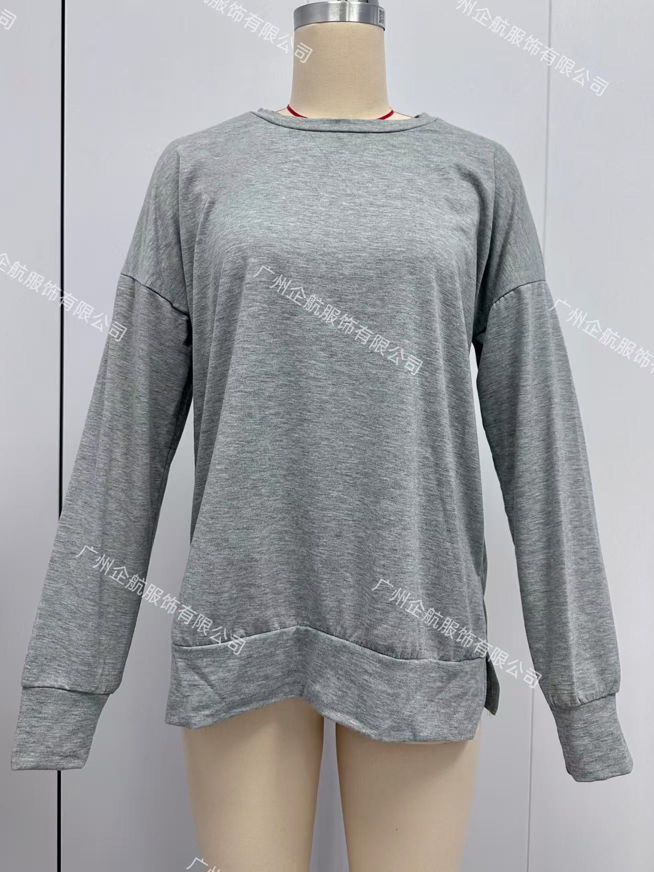 Pullover mit Kettendetail und Rundhalsausschnitt