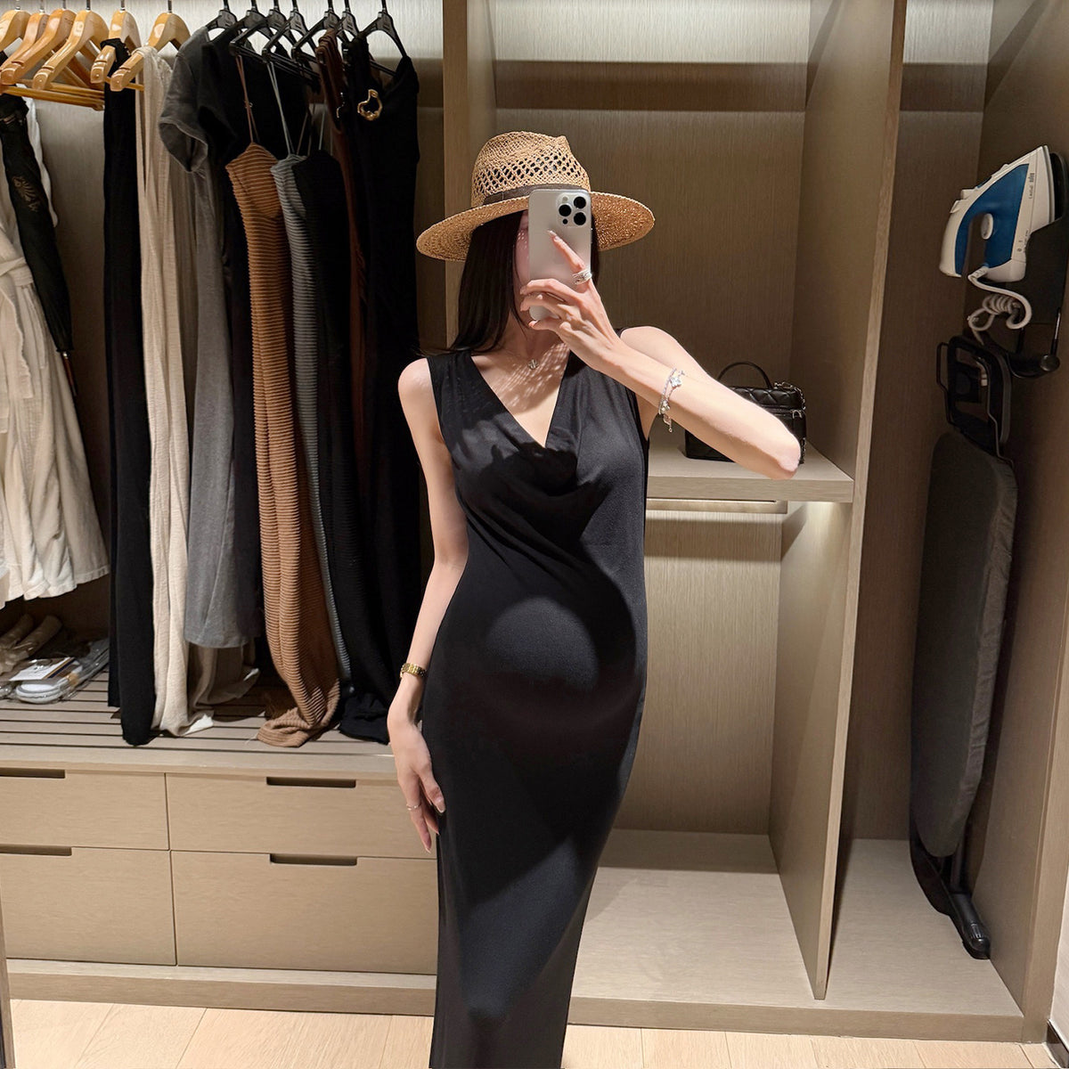 Schwangerschafts-Maxikleid mit Swing-Ausschnitt – Bild 1 | LuxeStyle