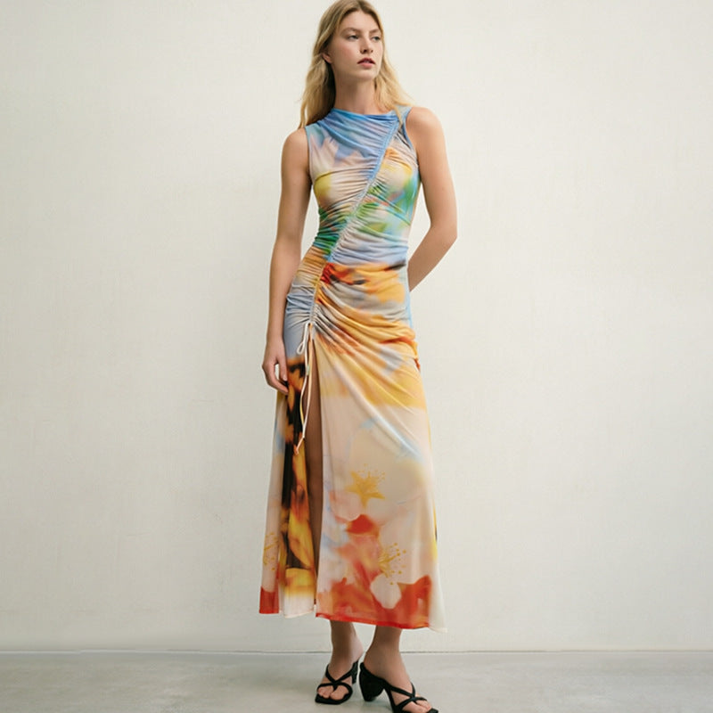 Langes Damenkleid mit farbigem Print