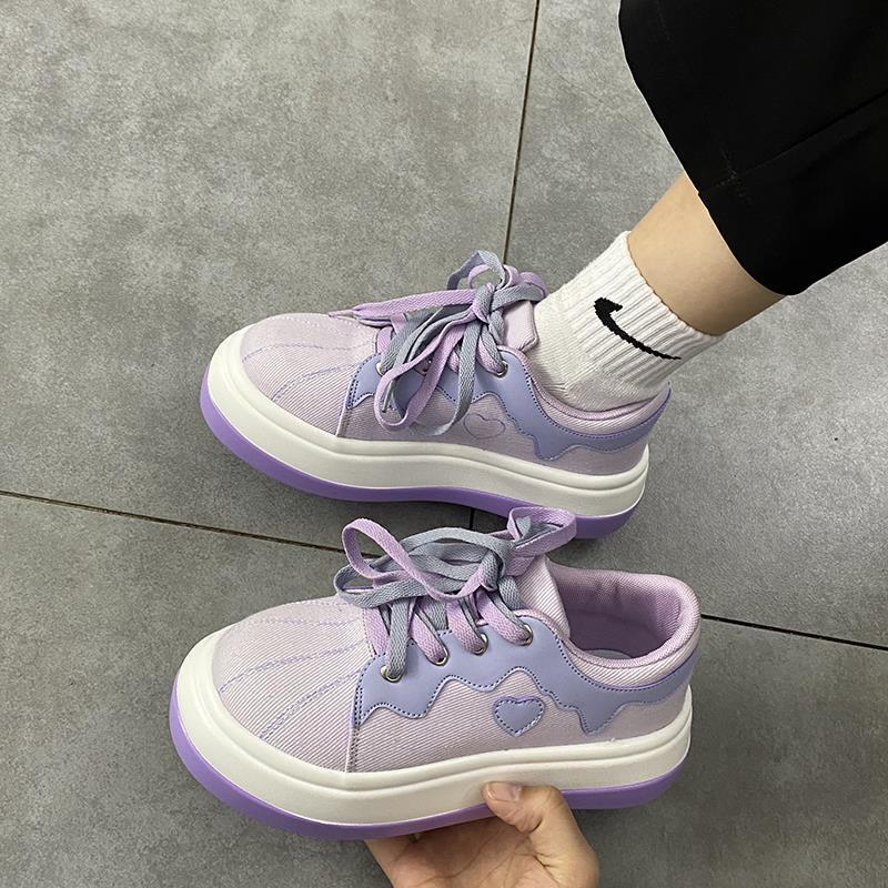 Damen Plateau-Sneaker mit Kreuzriemen – Bild 3 | LuxeStyle