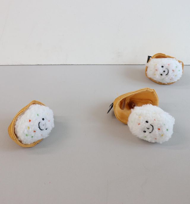 Hundespielzeug Sushi-Rolle mit Sound & Leckerli-Versteck – Bild 5 | LuxeStyle