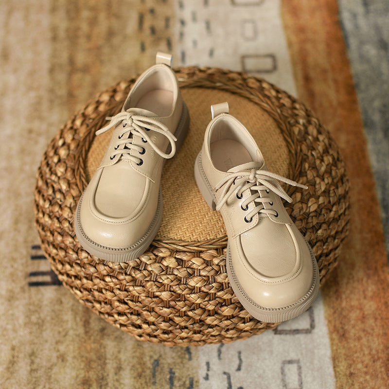 Britische Schnürschuhe aus Leder für Damen