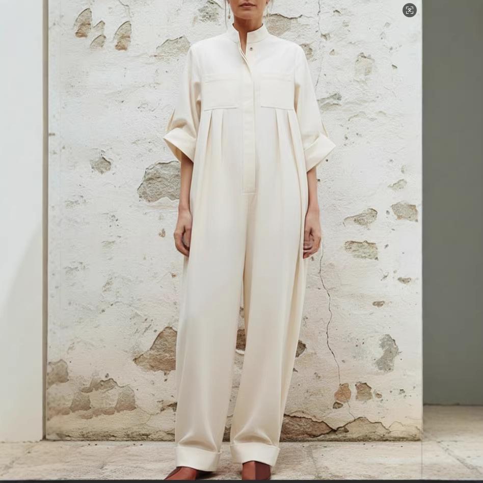 Minimalistischer Plissée-Jumpsuit mit weitem Bein