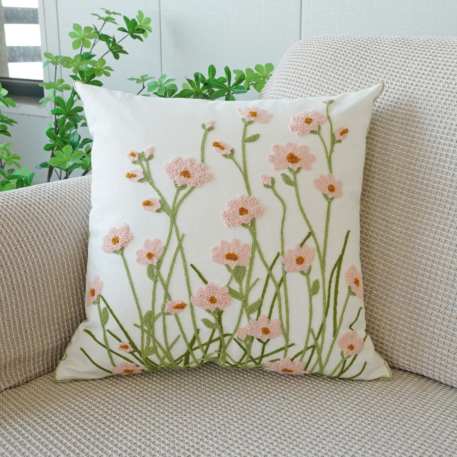 Blumenkissenhülle mit Stickerei