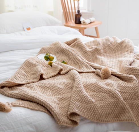 Nordische Fransen-Strickdecke