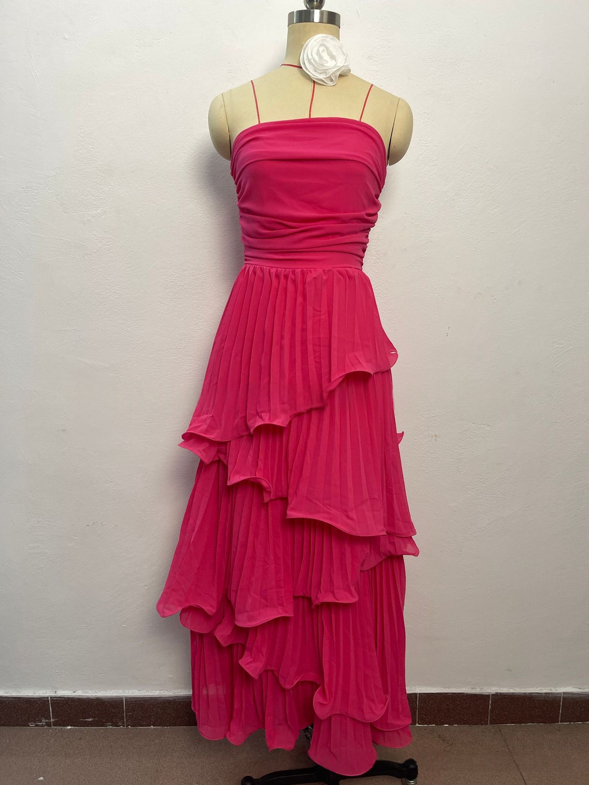 Trägerloses Chiffon-Kleid mit Raffungen – Bild 9 | LuxeStyle